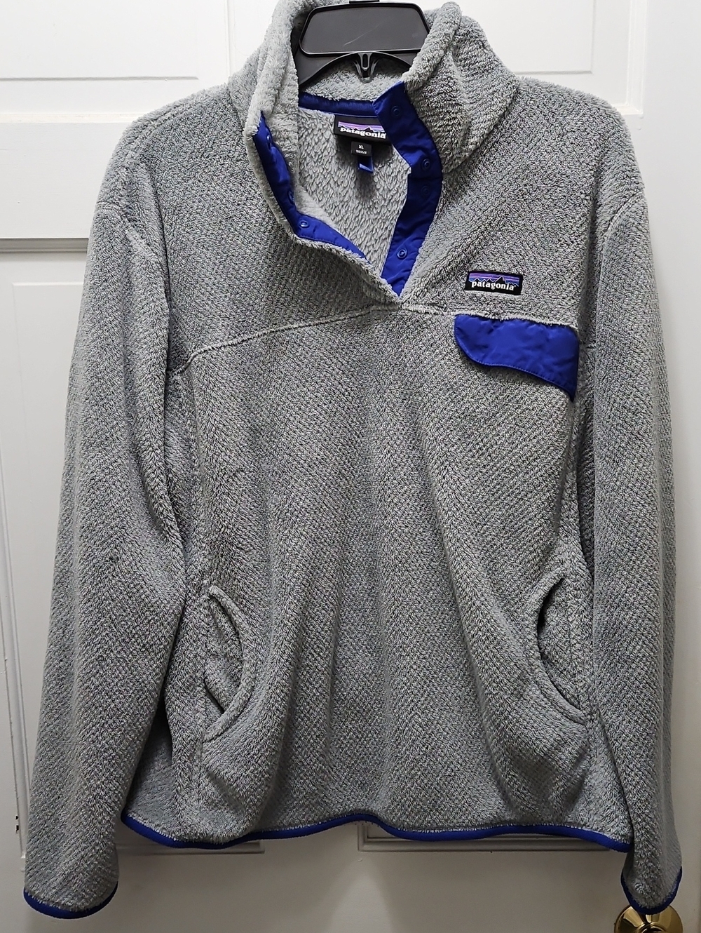 Patagonia Light Gray Fleece Pullover with Blue Trim
